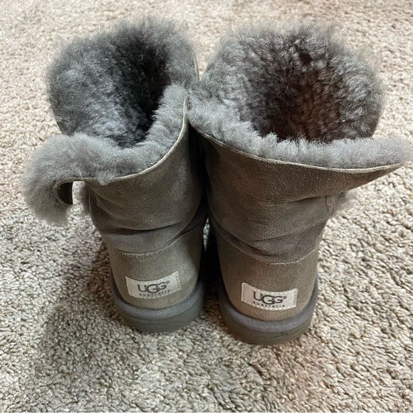 Grey Bailey Button Ugg - Picture 6 of 7
